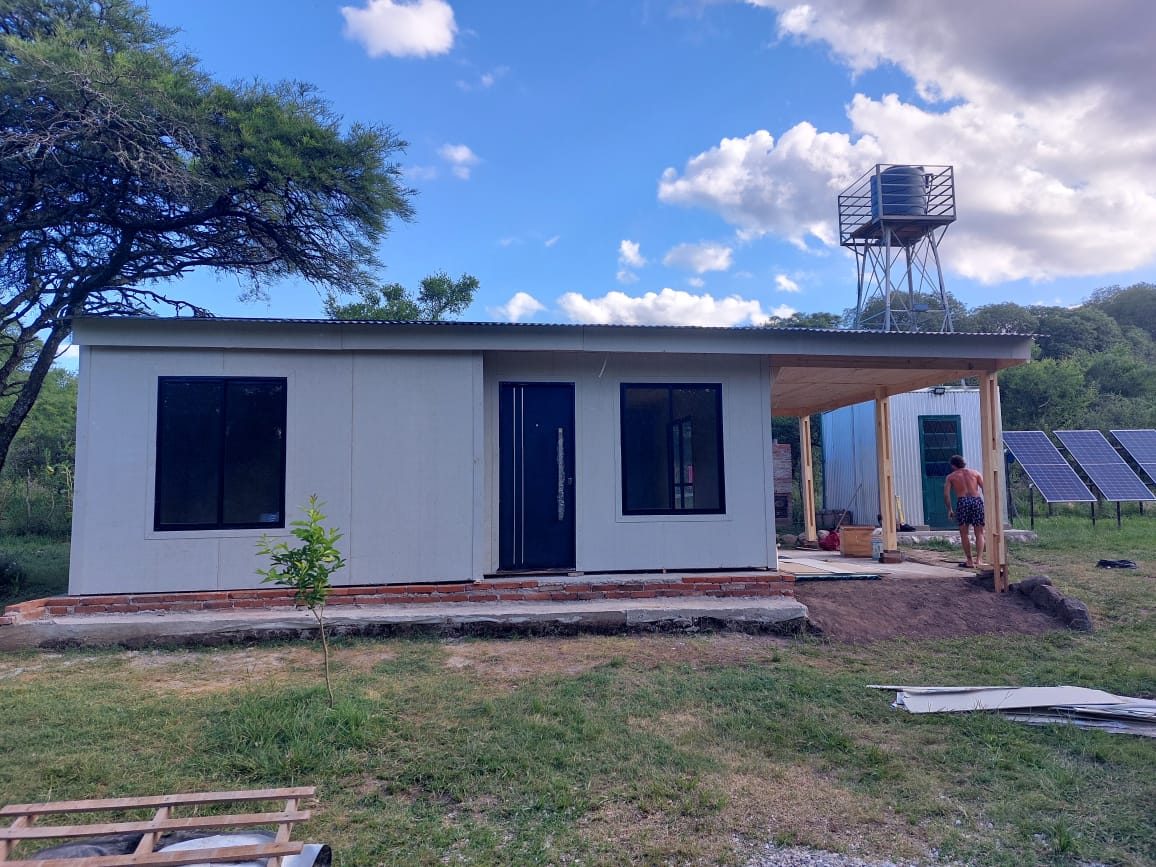 Vivienda Smarts Homes entregada en zona rural con paneles solares