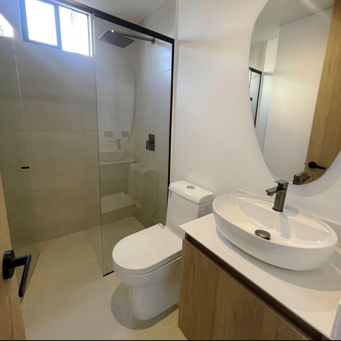 Baño terminado en vivienda Steel Frame llave en mano